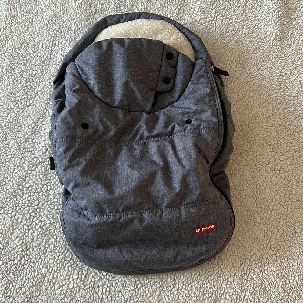 Skip hop warm infant carseat cover
